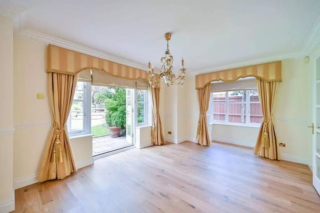 House in Kingston Upon Thames - View 2
