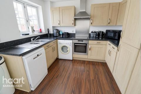 2 bedroom flat for sale, Genas Close, Barkingside