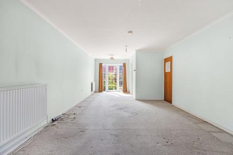 3 bedroom terraced house for sale, Hawksway, Staines-upon-Thames, TW18