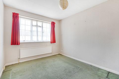 3 bedroom terraced house for sale, Hawksway, Staines-upon-Thames, TW18