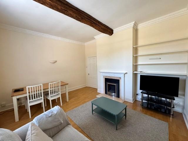 Apartment in Solihull, Monkspath - View 2