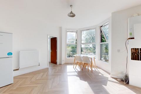 3 bedroom house to rent,  Moorland Avenue, Leeds LS6