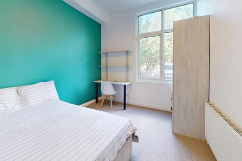 3 bedroom house to rent,  Moorland Avenue, Leeds LS6