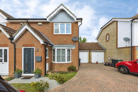 3 bedroom semi-detached house for sale, Manor House Drive, Kingsnorth, Ashford