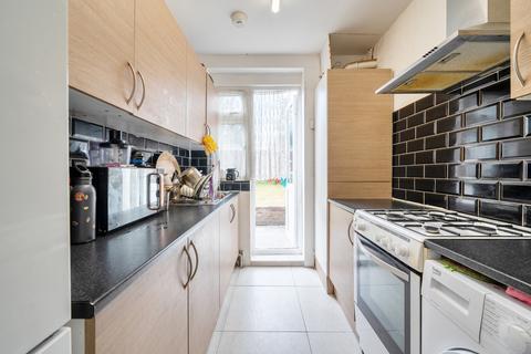 3 bedroom semi-detached house for sale, Curzon Avenue, Stanmore