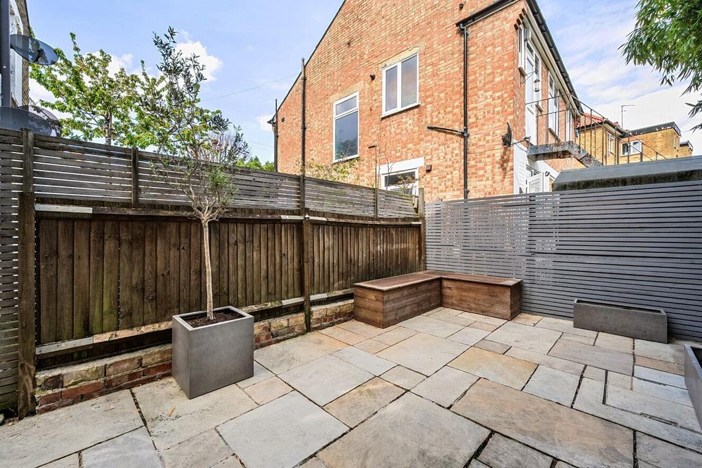 House in London, Earlsfield - View 2