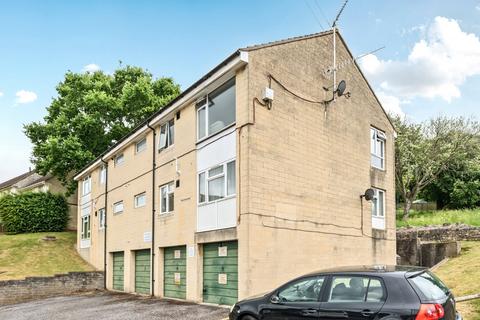 2 bedroom apartment to rent, Whitemore Court, Bath BA1