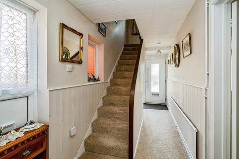 3 bedroom semi-detached house for sale, Queens Mead, Bedgrove, Aylesbury