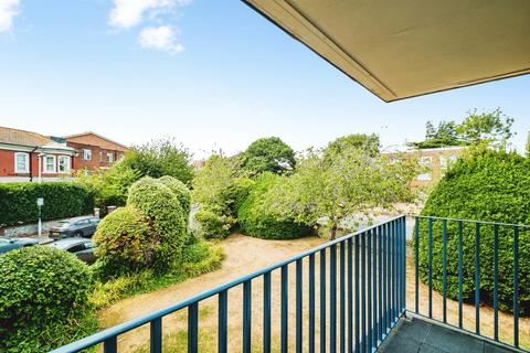 2 bedroom flat for sale, Wordsworth Road, WORTHING