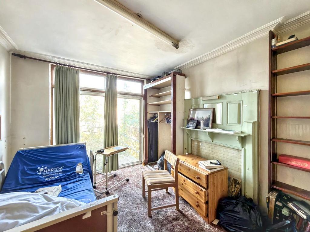 Bedroom, fireplace