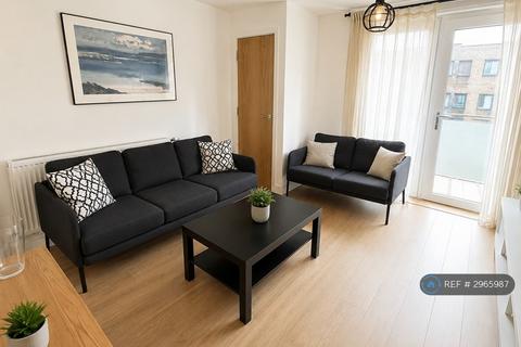 2 bedroom flat to rent, Flowers Close, London, NW2