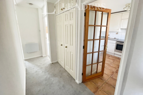 2 bedroom flat to rent, Pentlands Court, Cambridge, CB4