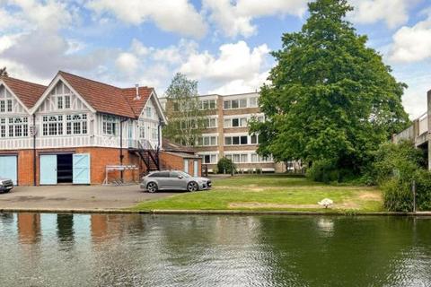 2 bedroom flat to rent, Pentlands Court, Cambridge, CB4