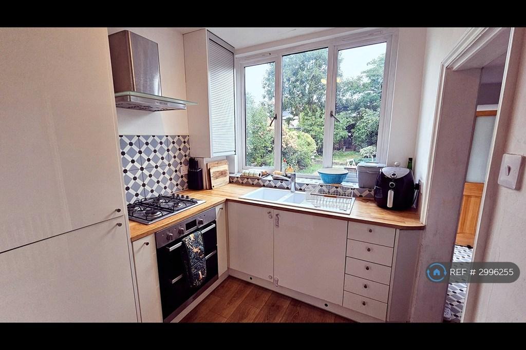 House in London - View 5