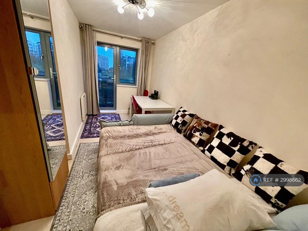 Apartment in London, Twyford - View 5