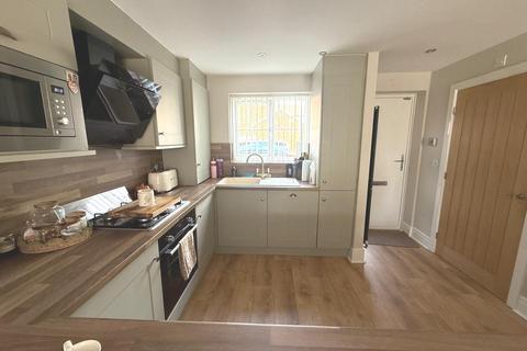 4 bedroom semi-detached house for sale, Pearwood Close, Goldthorpe, Rotherham