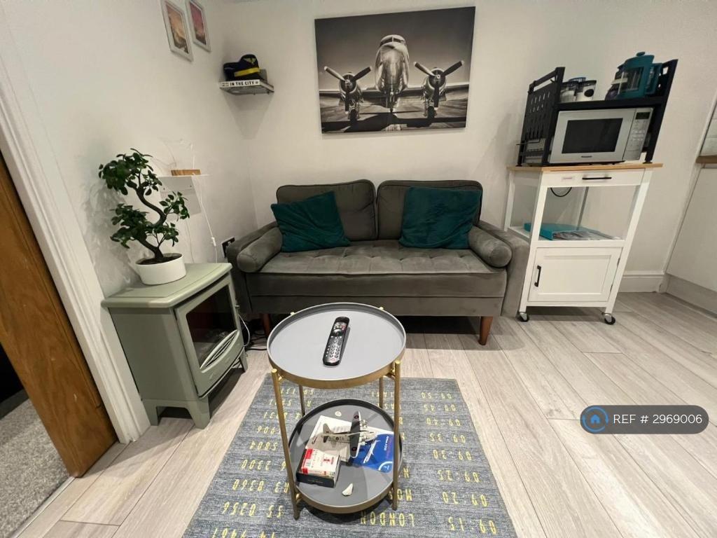 Apartment in London - More