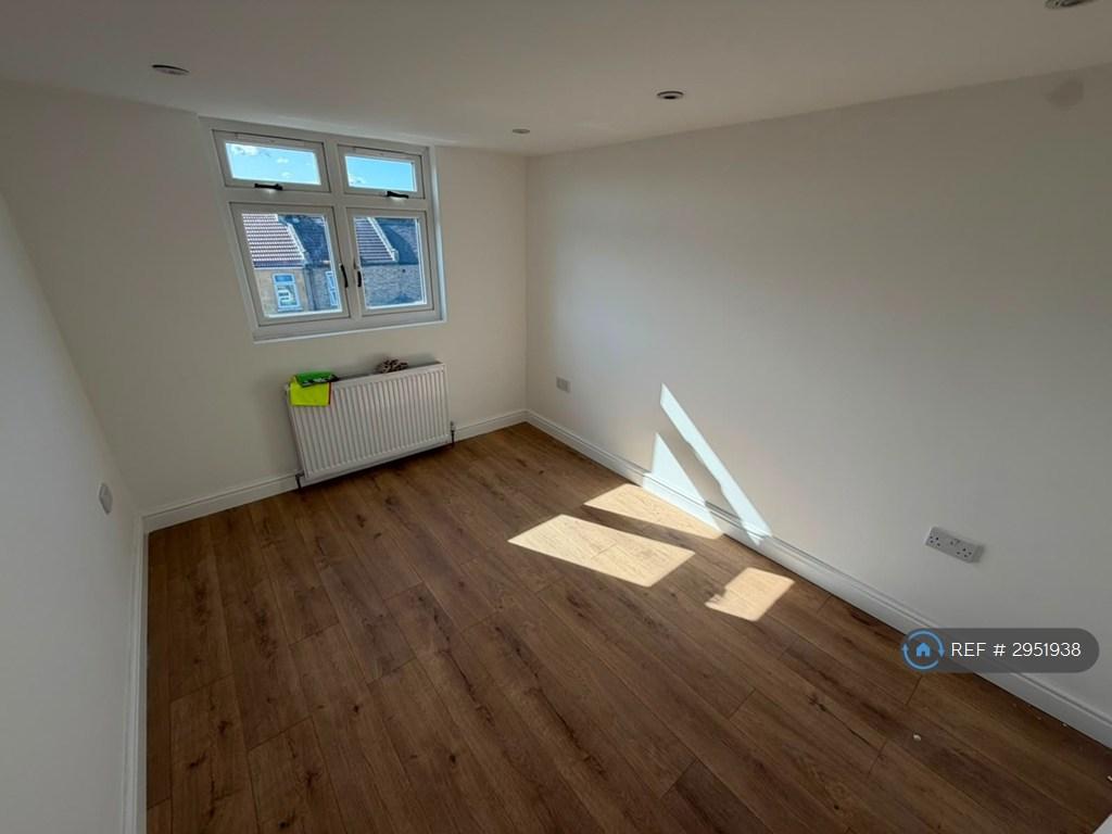 House in London, Upton Park - View 4