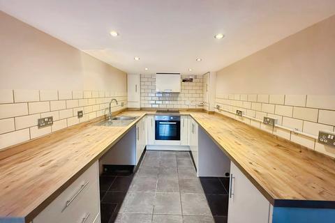 3 bedroom terraced house to rent, Mountjoy Street, Newport,
