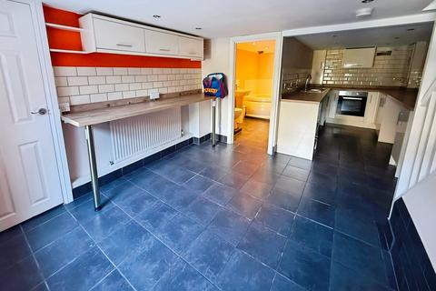 3 bedroom terraced house to rent, Mountjoy Street, Newport,
