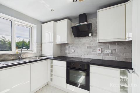 2 bedroom apartment for sale, Wobourn Court, West Yorkshire WF5