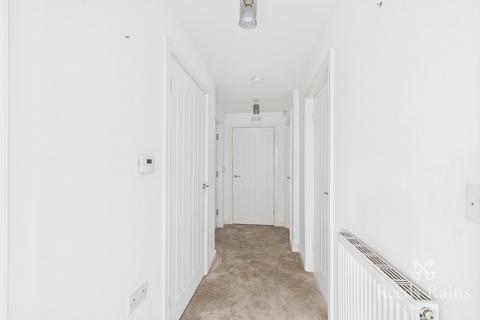2 bedroom apartment for sale, Wobourn Court, West Yorkshire WF5