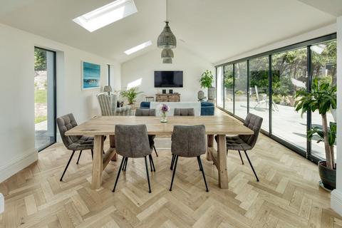 6 bedroom country house for sale, Tiptoe Road, Wootton, Bh25
