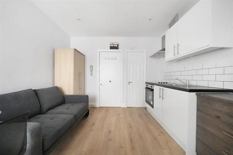 undefined, Southwell Gardens, London SW7