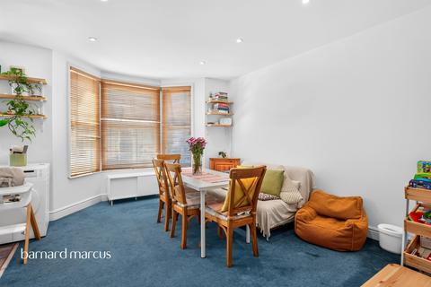 2 bedroom apartment for sale, Muschamp Road, London