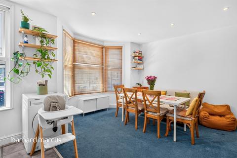 2 bedroom apartment for sale, Muschamp Road, London