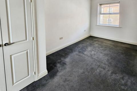 2 bedroom flat to rent, Larch Close, Warwickshire CV10