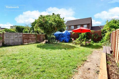 2 bedroom maisonette for sale, Ardrossan Gardens, Worcester Park, Surrey, KT4
