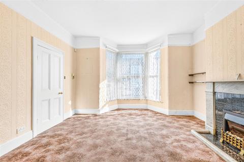 3 bedroom terraced house for sale, Kinfauns Road, Ilford