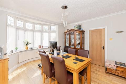 5 bedroom end of terrace house for sale, Stratton Drive, Barking