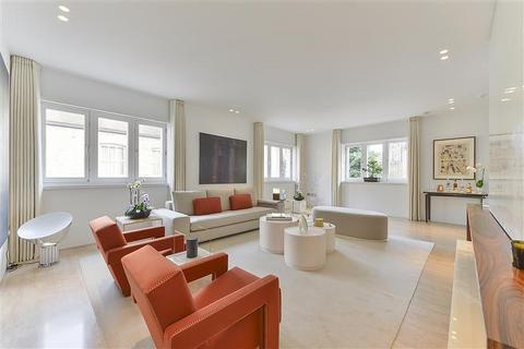 4 bedroom detached house to rent, Ennismore Street, Knightsbridge, London SW7