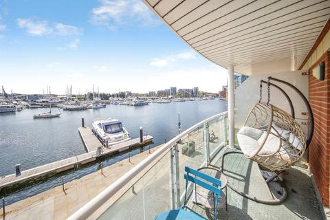 2 bedroom apartment for sale, Neptune Square, Ipswich