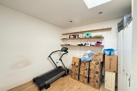 4 bedroom house for sale, Colenso Road, Newbury Park