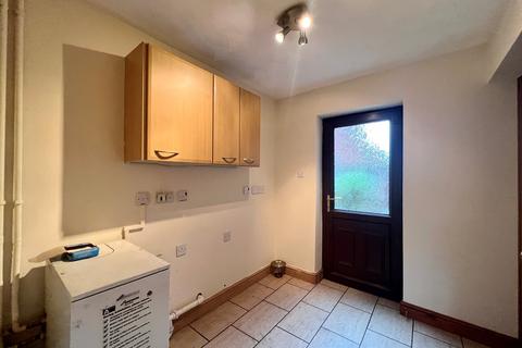 4 bedroom semi-detached house to rent, Oak Drive, Beck Row, BURY ST. EDMUNDS