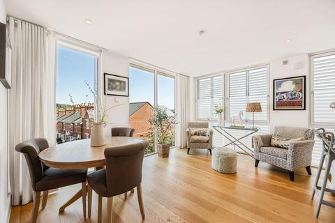 2 bedroom flat for sale, Laureate Gardens, Henley-On-Thames RG9