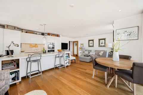 2 bedroom flat for sale, Laureate Gardens, Henley-On-Thames RG9