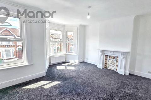 2 bedroom flat to rent, Second Avenue, Manor Park, E12 6EN