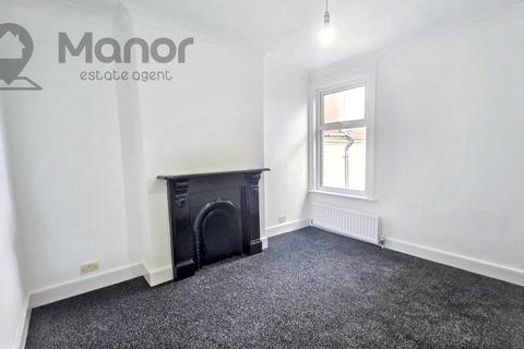 2 bedroom flat to rent, Second Avenue, Manor Park, E12 6EN