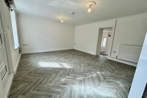 3 bedroom terraced house to rent, Beaufort Road, Tredegar, NP22