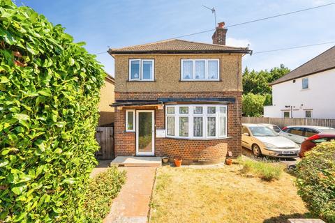 3 bedroom detached house for sale, Leggatts Way, Watford