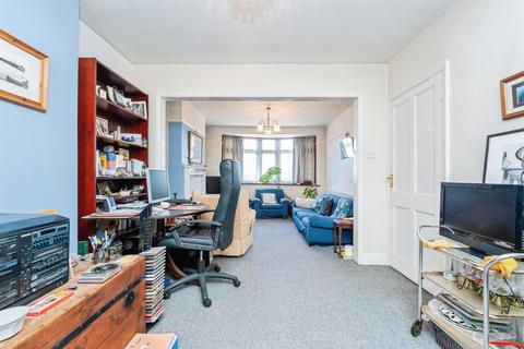 3 bedroom detached house for sale, Leggatts Way, Watford