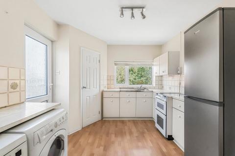 2 bedroom bungalow for sale, Grove End Road, Farnham, Surrey, GU9