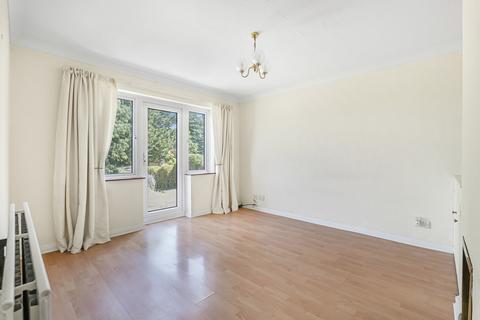 2 bedroom bungalow for sale, Grove End Road, Farnham, Surrey, GU9