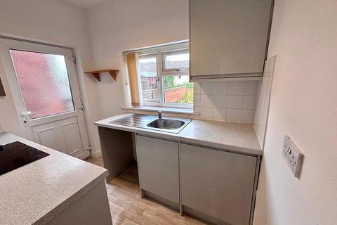 2 bedroom terraced house for sale, Springstone Avenue, Ossett, West Yorkshire, WF5