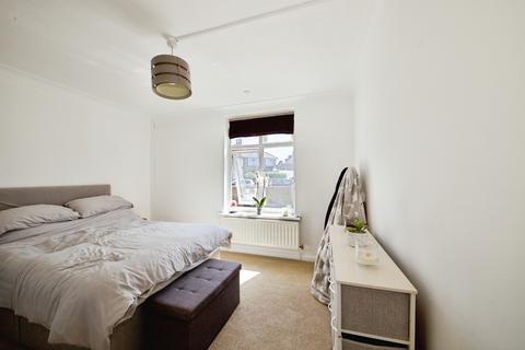 1 bedroom maisonette for sale, Haskard Road, Dagenham