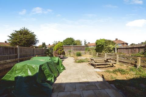 1 bedroom maisonette for sale, Haskard Road, Dagenham